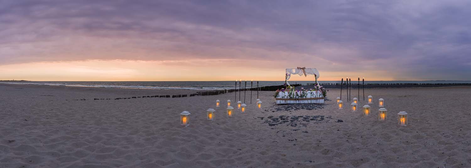 Afscheid op het strand bij zonsondergang